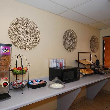 Quality Inn & Suites Downtown Феникс Экстерьер фото