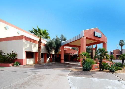 Quality Inn & Suites Downtown Феникс Экстерьер фото